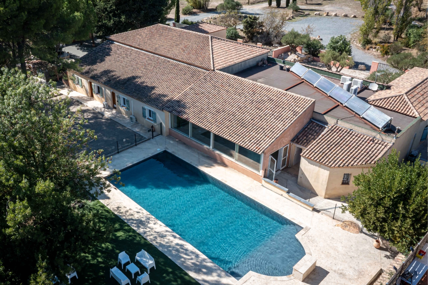 salle de mariage avec piscine