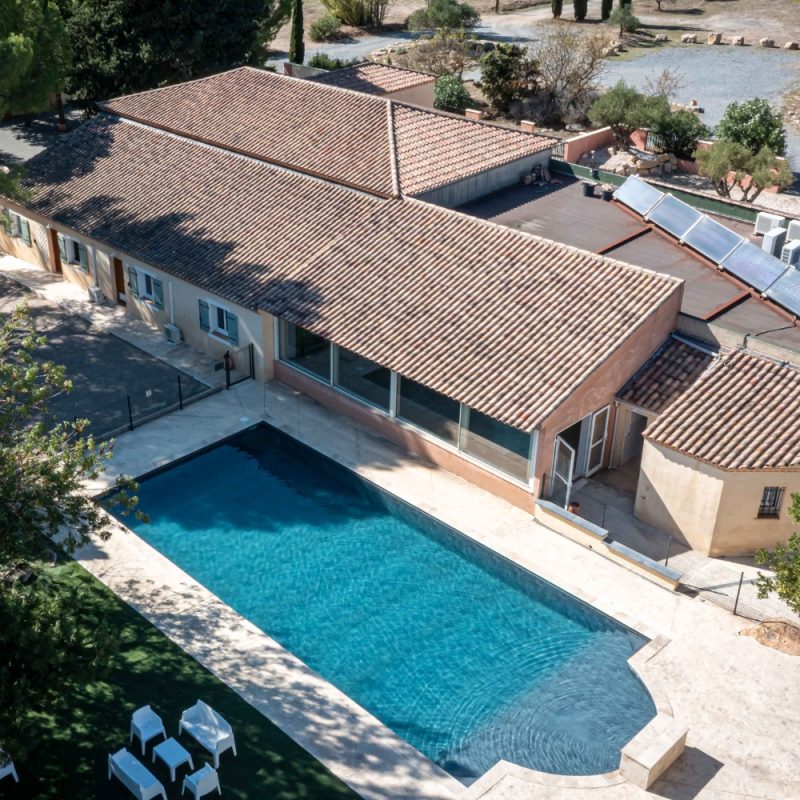 salle de mariage avec piscine